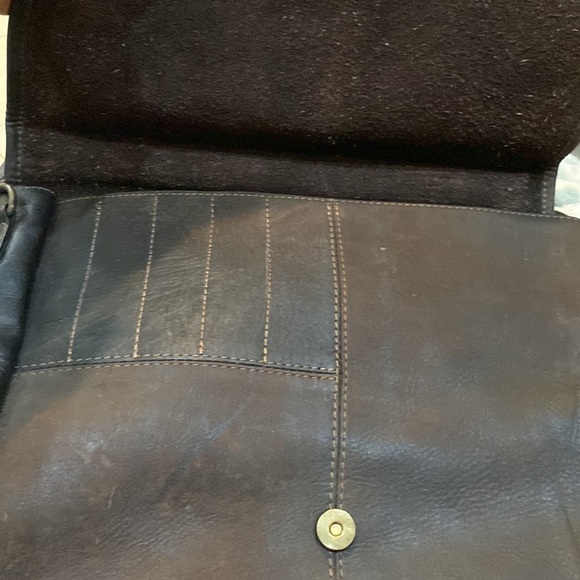 Leather Messenger Bag Color Brown Bag/Backpack Sz 14”x14”x3.5” 1 Button 1Pocket - Picture 7 of 15